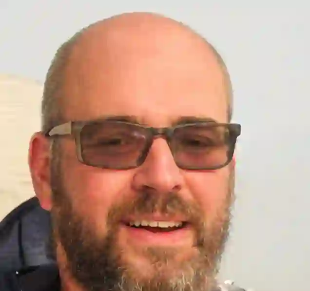 Tom